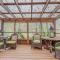 River Time Cabin - Riverfront, Hot Tub, Screen Porch, Fishing, Games, View, 3 King Beds