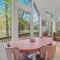 River Time Cabin - Riverfront, Hot Tub, Screen Porch, Fishing, Games, View, 3 King Beds