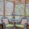 River Time Cabin - Riverfront, Hot Tub, Screen Porch, Fishing, Games, View, 3 King Beds