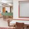 Super 8 by Wyndham Shipshewana