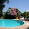 LAmandari - Provence holidays - Chambres dhôtes avec jardin, piscine, jacuzzi, climatisation