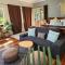 Cosy Studio with Forest Views, Noosa Hinterland