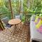 Cosy Studio with Forest Views, Noosa Hinterland
