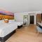 Clarion Pointe Mount Vernon - Burlington