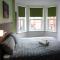 Victoria House - Deluxe Studios in Coventry City Centre, free parking, by COVSTAYS