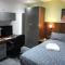 Victoria House - Deluxe Studios in Coventry City Centre, free parking, by COVSTAYS