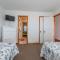 Carolina Cottage - Kitty Hawk, Oceanside, Walk to Beach, Pool, Hot Tub, Pool Table