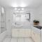 Central, neat and affordable 2 bed apartment