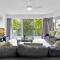 Central, neat and affordable 2 bed apartment