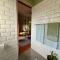 Fig Tree Rock 2-bed, 2-bath villa with garden and parking