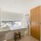 2 Bed in Woodbridge oc-chand