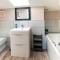 3 Bed in Henham oc-3nvf