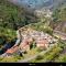 POSADA de BUSTIELLO,poblado de interés cultural, Cercano a finales de etapas de la vuelta ciclista de España