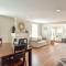 Large Great Location Dog Friendly