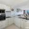 Beachside Resort Kawana Waters Beachside Resort Kawana Waters