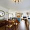 Sea Breeze Holiday Chalet