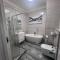 Aya Luxury Apartment 84