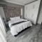 Aya Luxury Apartment 84