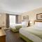 Foto: Colonial Square Inn & Suites 16/32