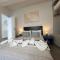 White Swallow Suite Santorini
