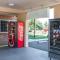 Super 8 by Wyndham Visalia