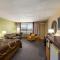 Super 8 by Wyndham Hearst ON