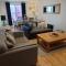 Stylish flat in central Tenby & free parking
