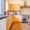 8 Bed in Rugeley oc-79321