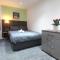 Victoria House - Deluxe Studios in Coventry City Centre, free parking, by COVSTAYS