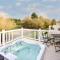 Cedar Lodge With Hot Tub