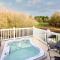 Cedar Lodge With Hot Tub
