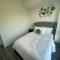 Exquisite, Bright & Modern Condo - Free Parking