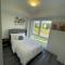 Exquisite, Bright & Modern Condo - Free Parking