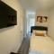 Exquisite, Bright & Modern Condo - Free Parking