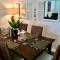 Lakefront Lodge w Paddleboard Fishing Cotswolds