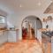 6 Bed in Cromer oc-1996