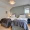 6 Bed in Cromer oc-1996