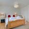 6 Bed in Cromer oc-1996