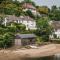 3 Bed in Helford oc-hcwell