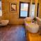 Enam Room