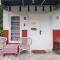 Ruma Kaca Simanindo Bed&Breakfast