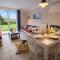 LocaLise - Maison E4 au Guilvinec - A 20m de la mer avec jardin et piscine - Tout à pied, plages, port, centre, commerces, marché - Wifi inclus - Linge de lit inclus - Animaux bienvenus