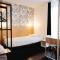 Brit Hotel LArrivée Guingamp