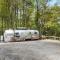 Luxury Airstream w hot tub, king bed, & grill