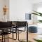 Luxurious apartment next to the sea and city centre with free parking space