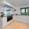 4 Bed in Llanbedrog oc-1frond