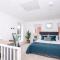 Copper Beech by Alt-Stay Contractor Accommodation - 2 Bed Contractor Home With Parking, Wi-Fi & Full Kitchen - Ideal For Long stays