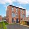 Copper Beech by Alt-Stay Contractor Accommodation - 2 Bed Contractor Home With Parking, Wi-Fi & Full Kitchen - Ideal For Long stays