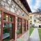 Evzin Hotel