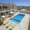 Villa Luis Gale by Villa Plus